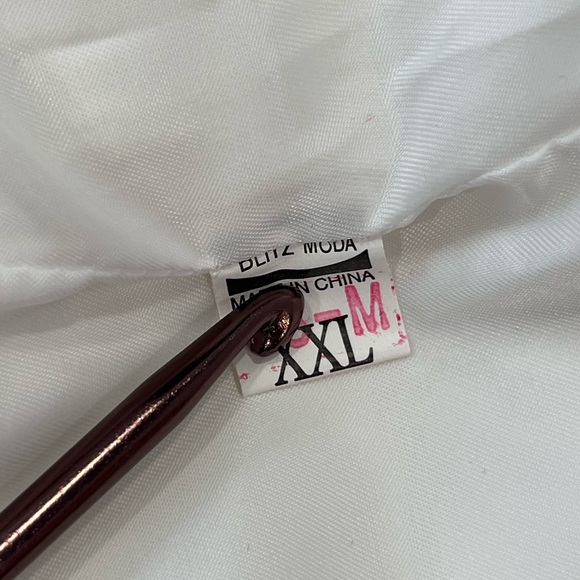 Blitz Moda White Tuxedo Vest Men’s M Wedding Formal Waistcoat Adjustable Back - Picture 7 of 7